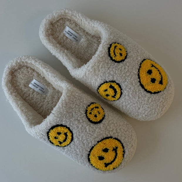 Smiley Slippers - EVRYJEWELS
