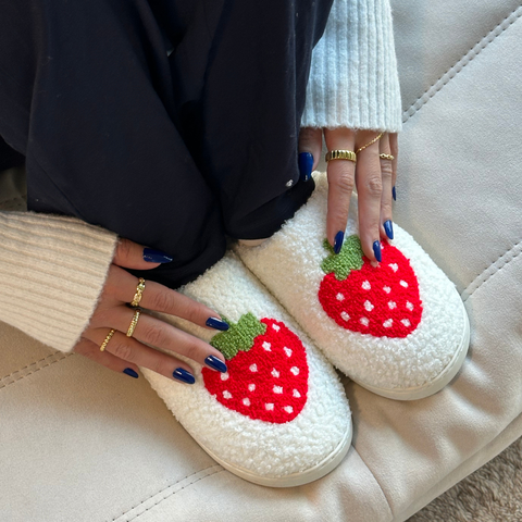 Strawberry Dreams Slippers - EVRYJEWELS